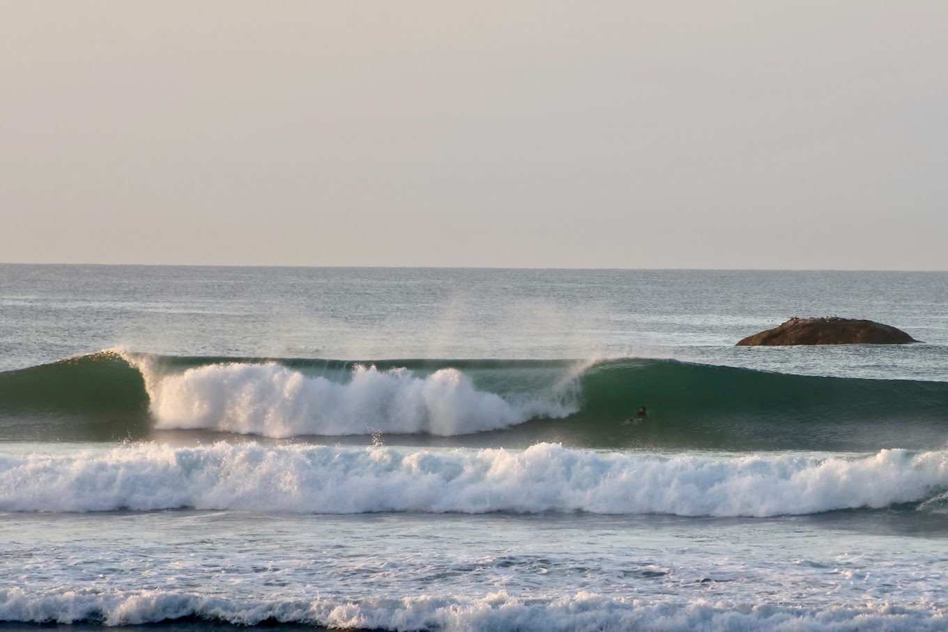 Ahangama waves